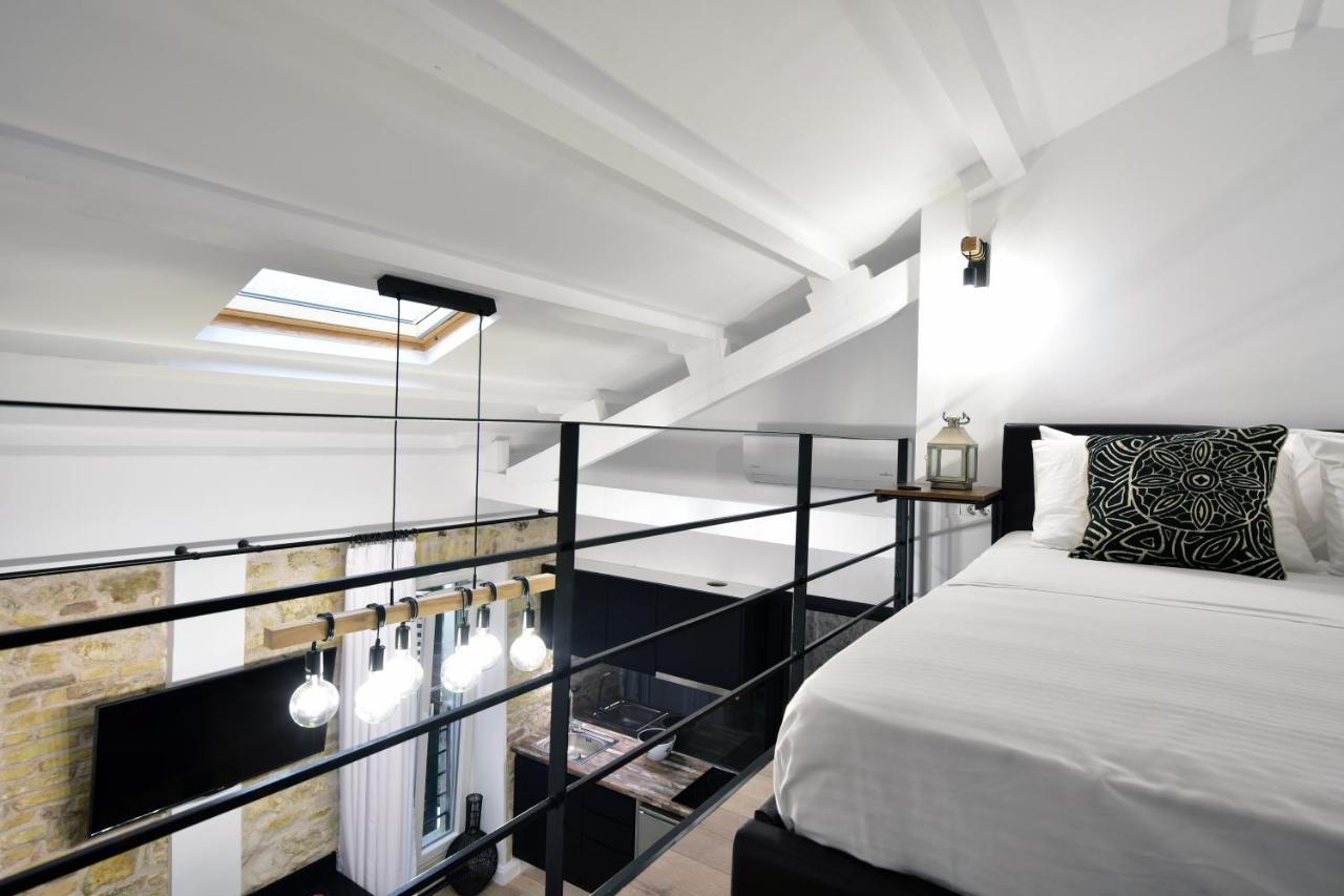 Queen 4 Apartment In The Heart Of The Corfu Historical Old Town Center Exterior photo
